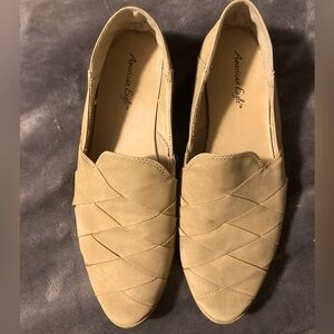 Women’s American Eagle slip on shoes Size 9.5